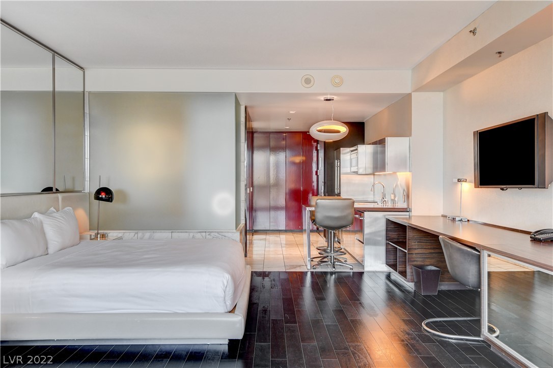 4381 W Flamingo Road Unit: 1005
