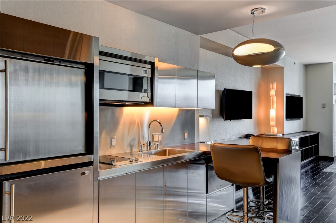 4381 W Flamingo Road Unit: 1005