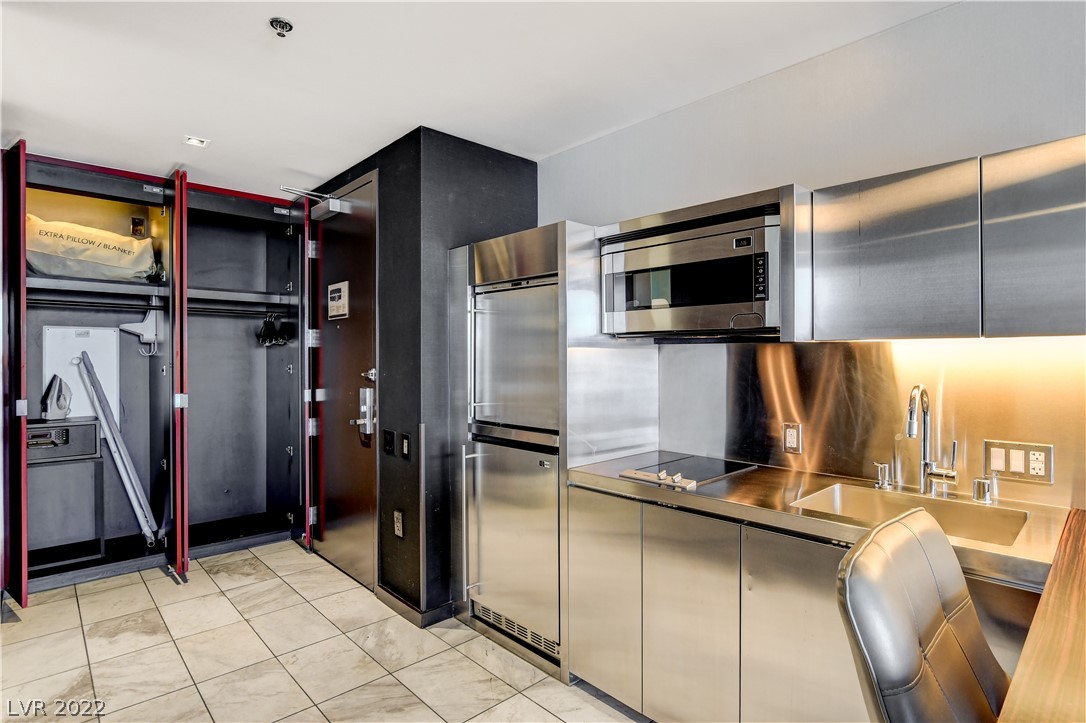 4381 W Flamingo Road Unit: 1005