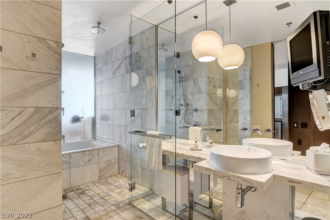 4381 W Flamingo Road Unit: 1005