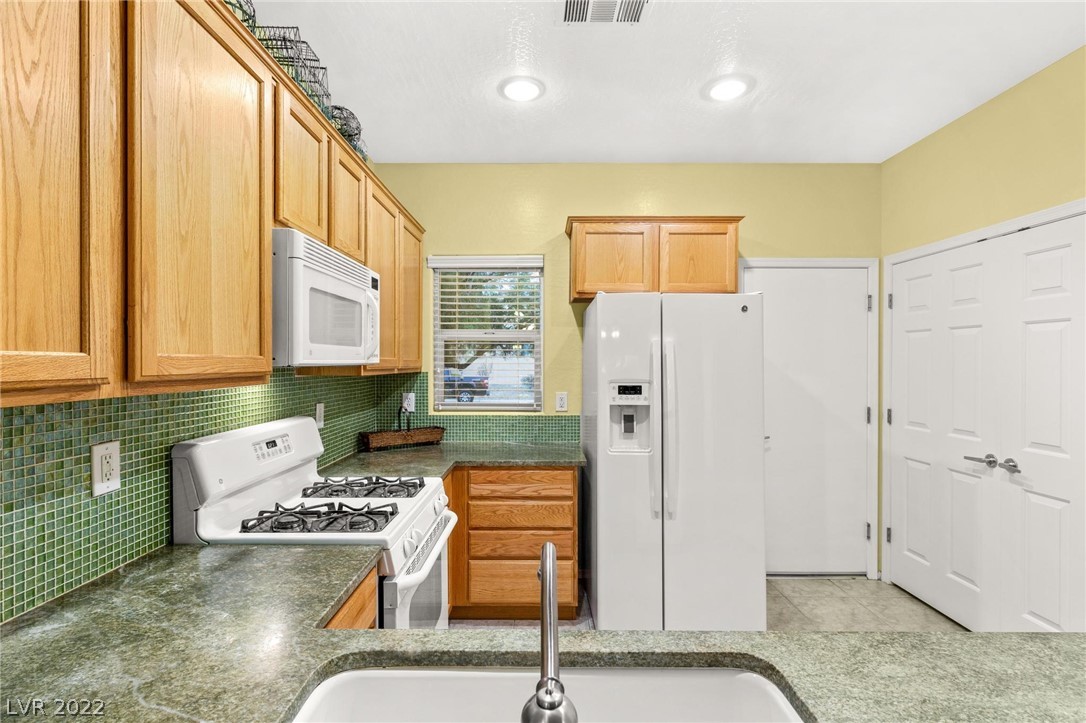 3017 Kingbird Drive