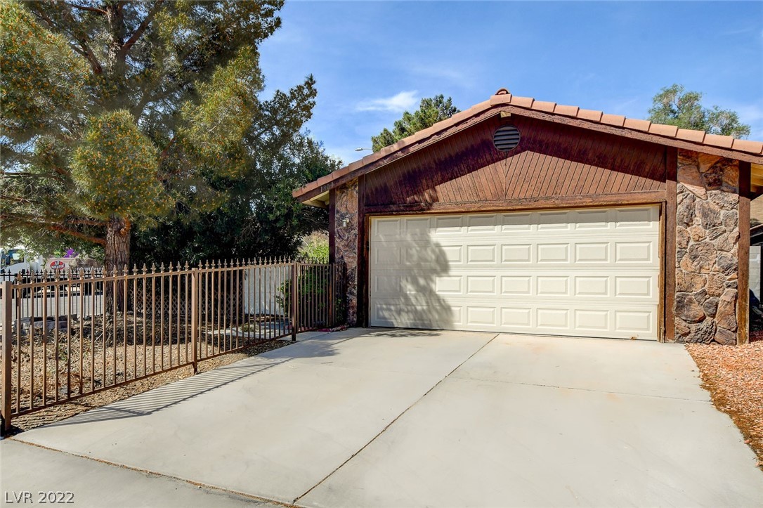 1801 Yellow Rose Street