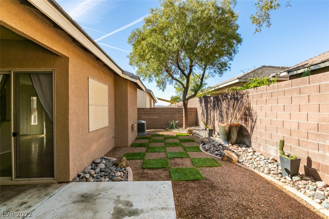 9189 Grey Pebble Court