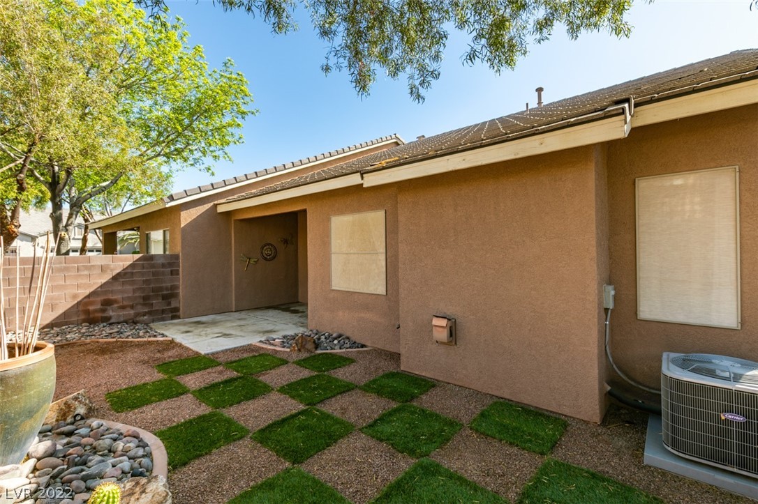 9189 Grey Pebble Court