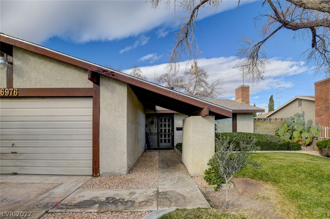 6976 Pleasant View Avenue