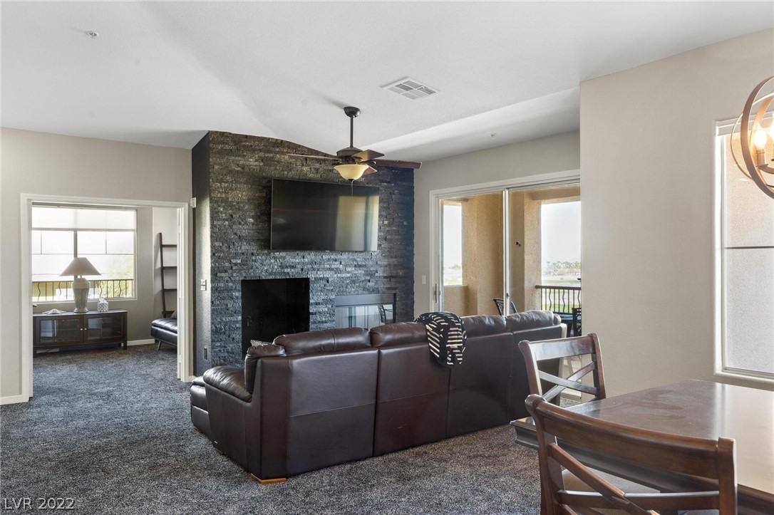 1012 Domnus Lane Unit: 206