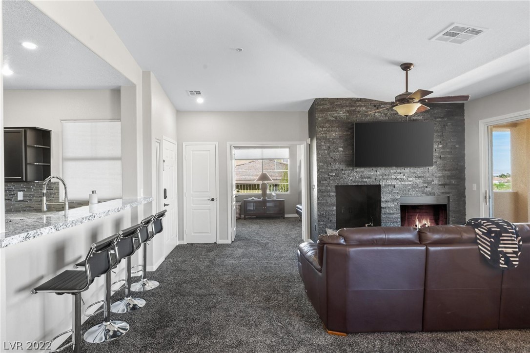 1012 Domnus Lane Unit: 206