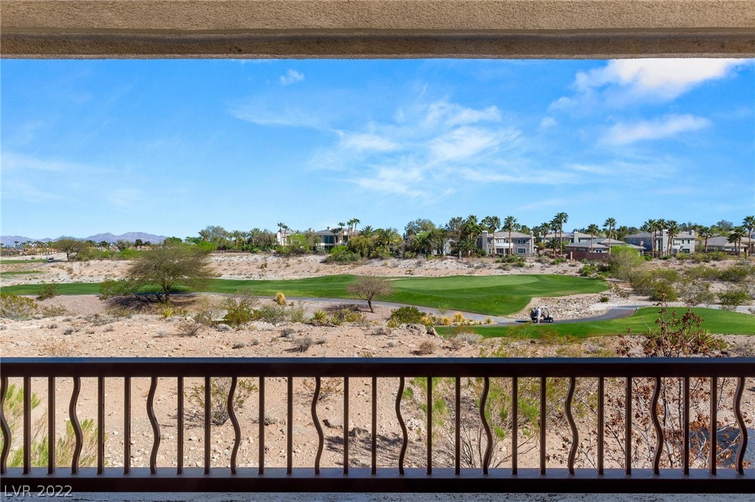 1012 Domnus Lane Unit: 206