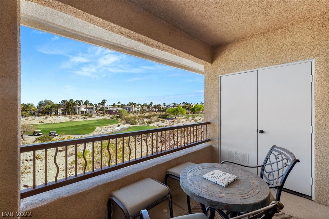 1012 Domnus Lane Unit: 206