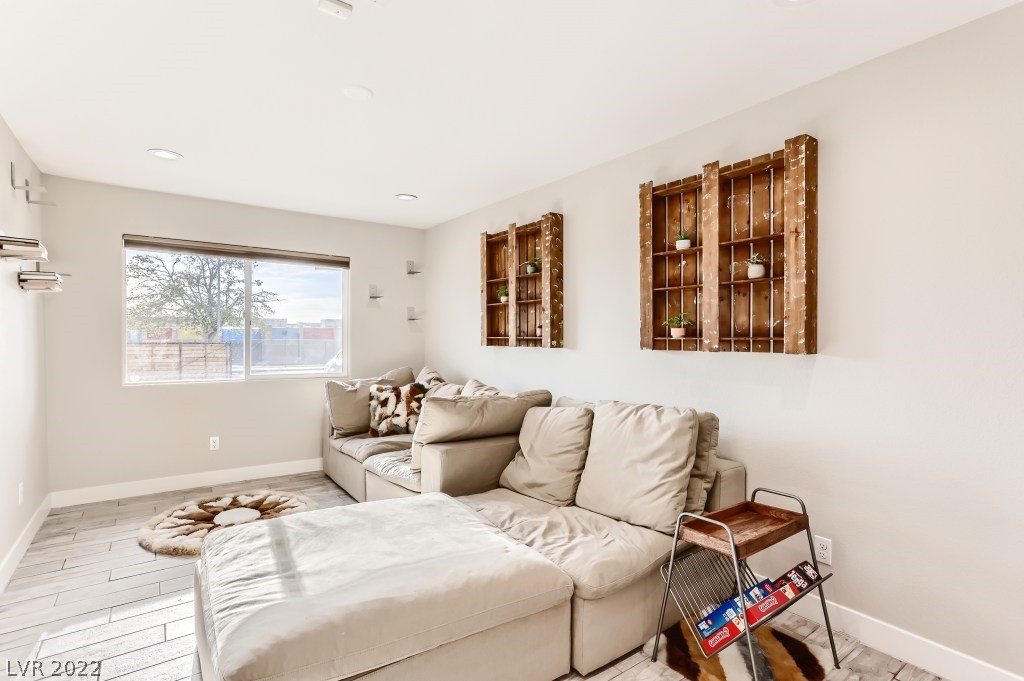 5343 Tamarus Street
