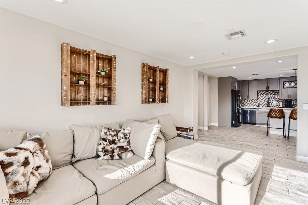 5343 Tamarus Street