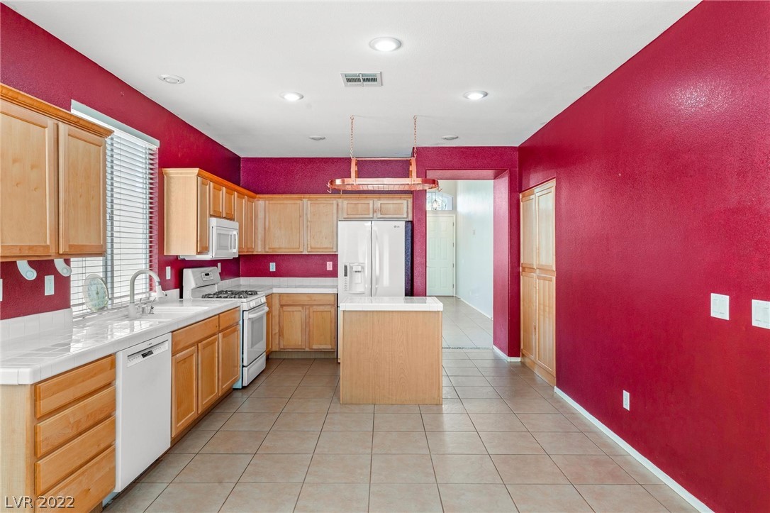 9892 Canyon Peak Drive