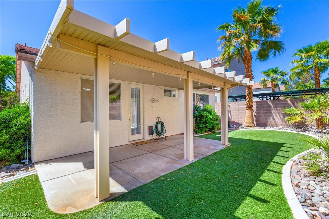 9892 Canyon Peak Drive