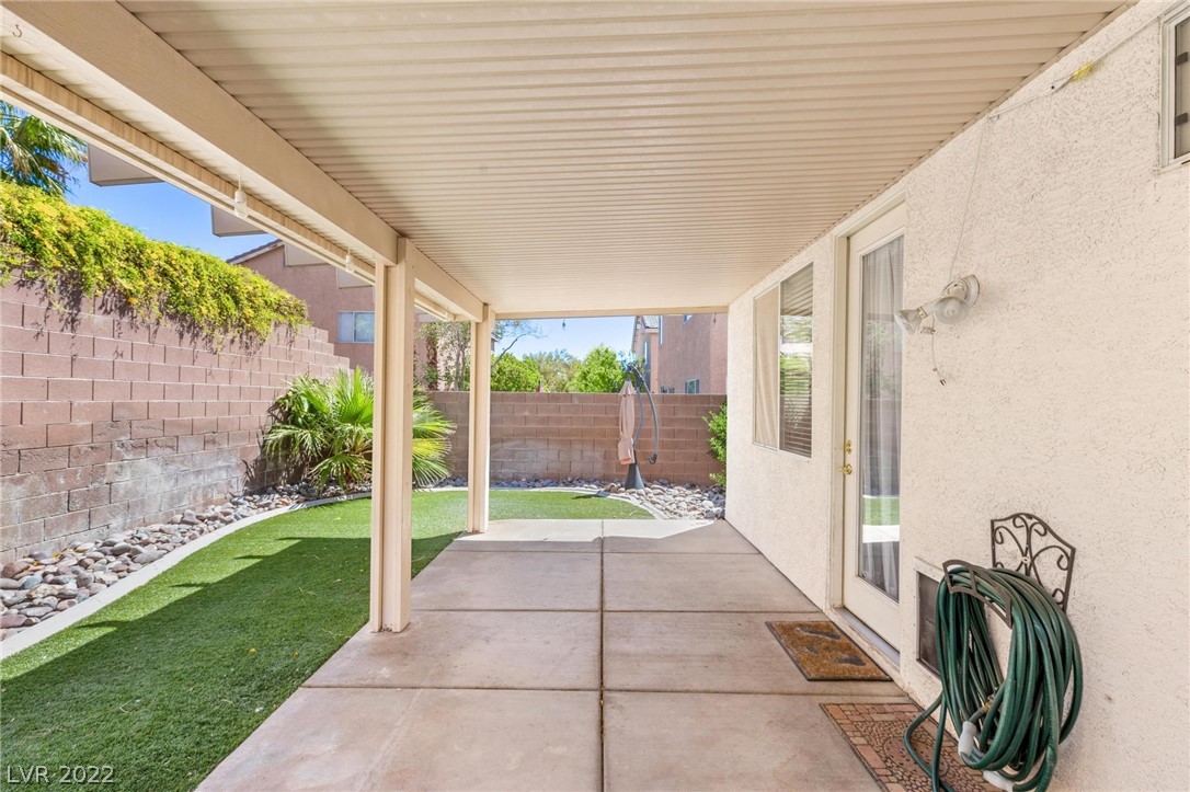 9892 Canyon Peak Drive