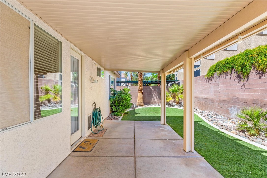 9892 Canyon Peak Drive