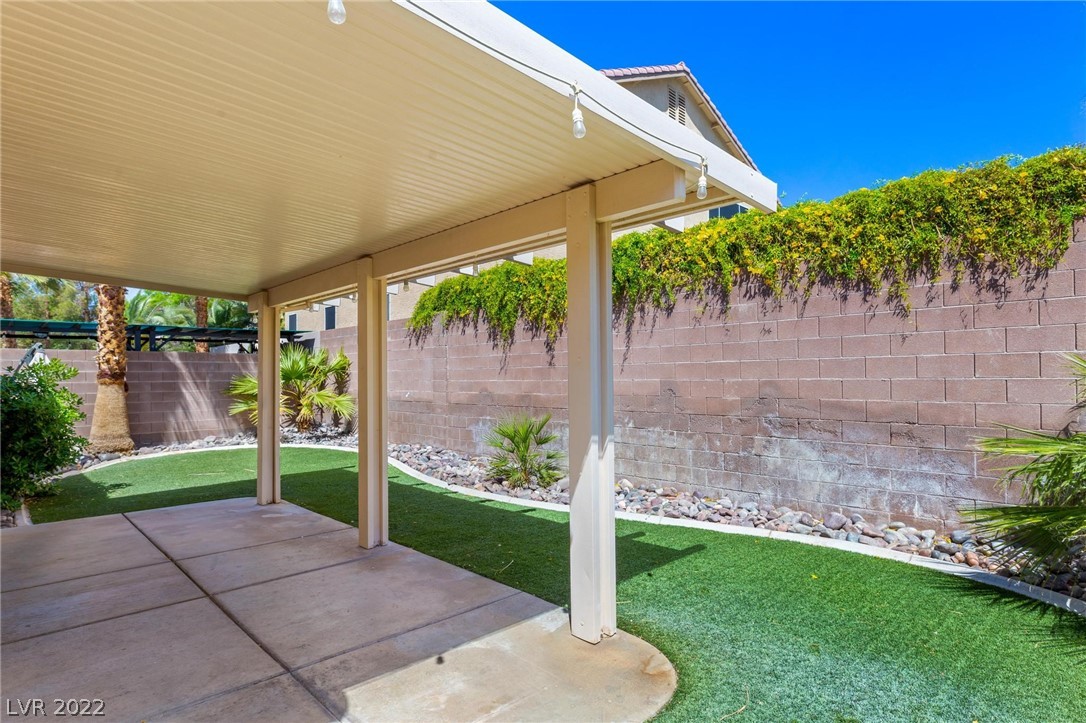 9892 Canyon Peak Drive