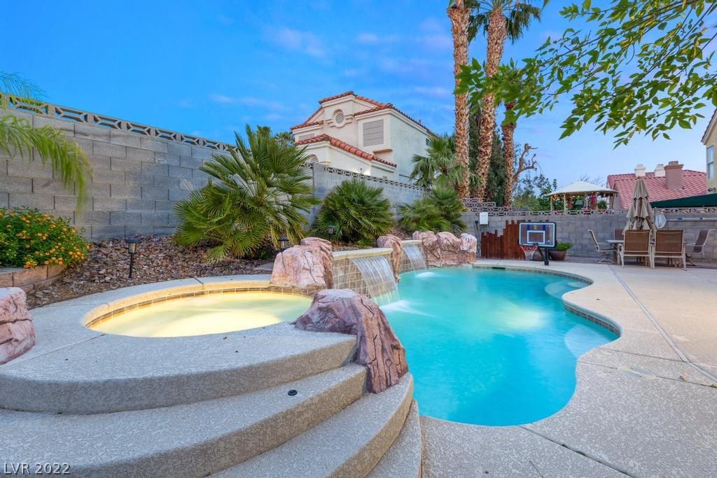 1906 Allen Grove Court