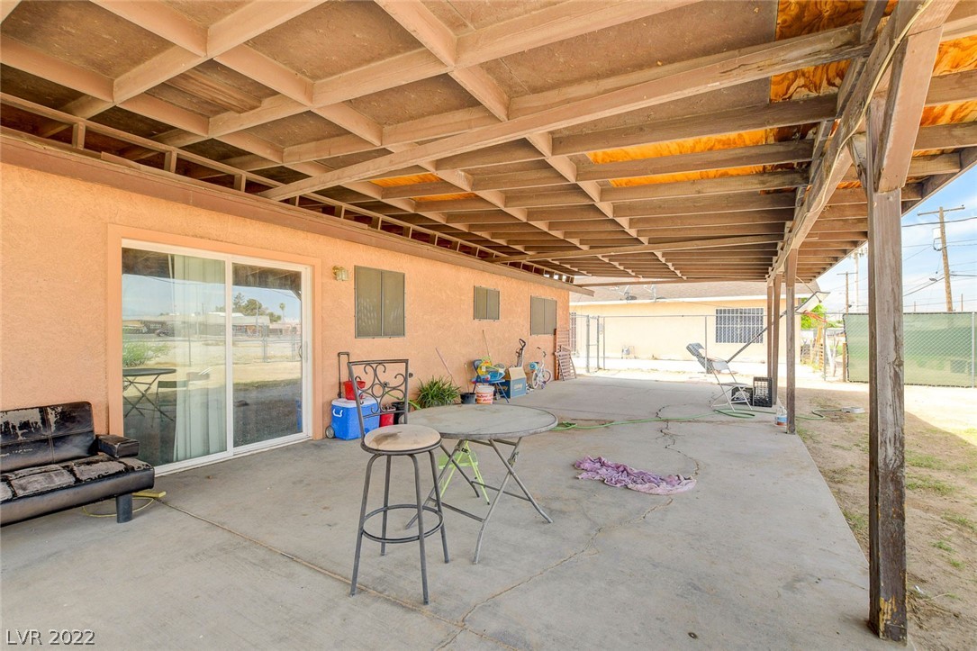 1216 Gold Avenue