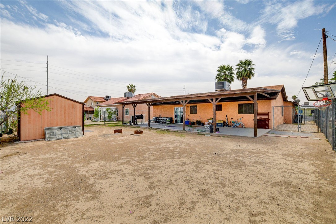 1216 Gold Avenue