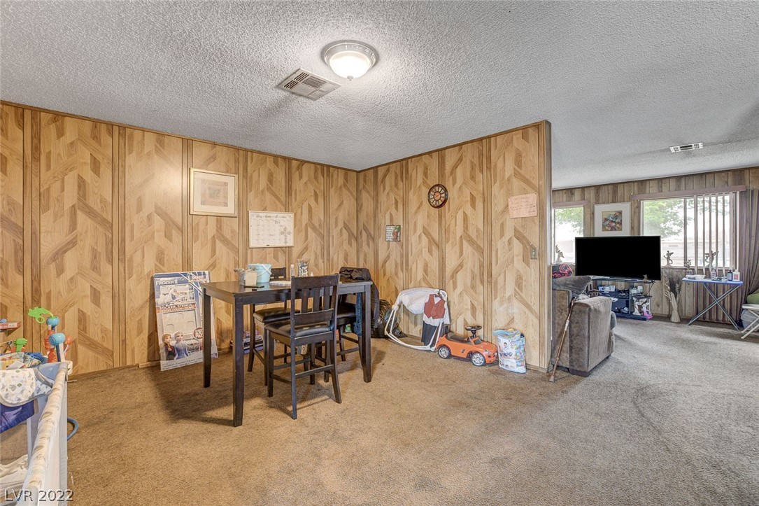 1216 Gold Avenue