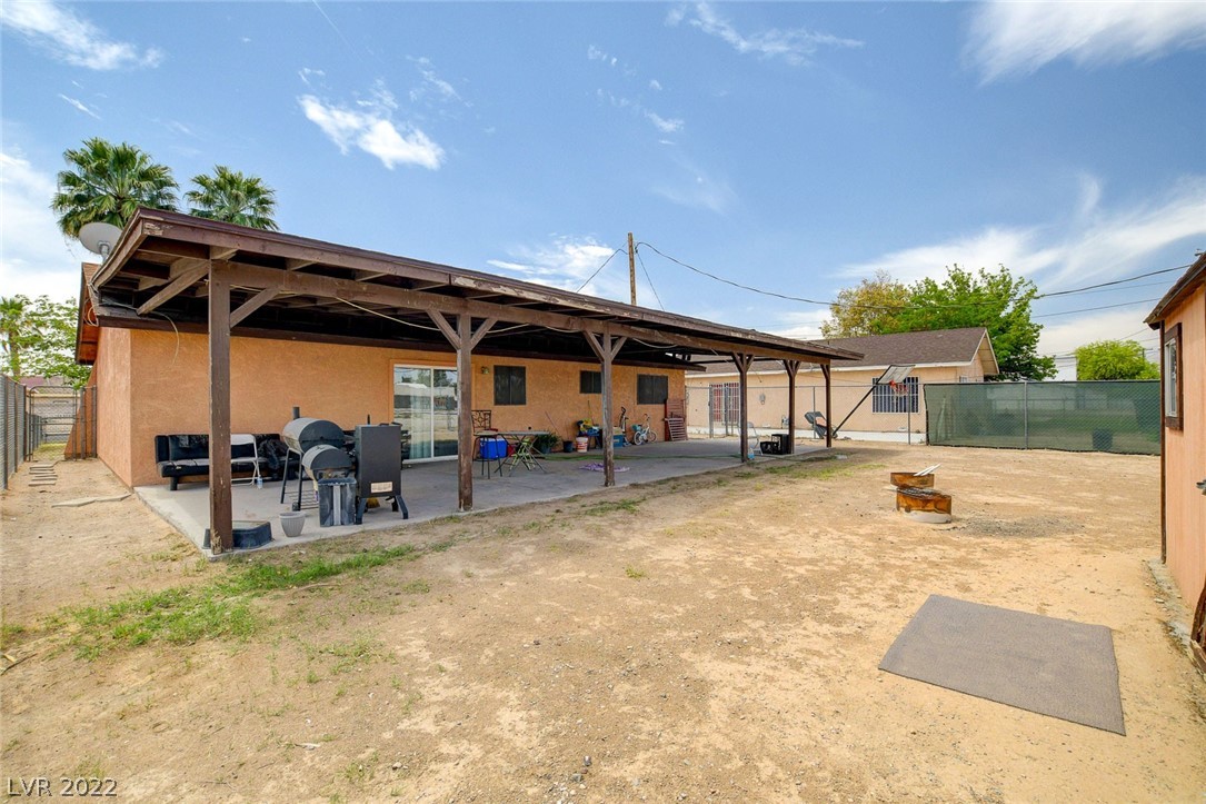 1216 Gold Avenue