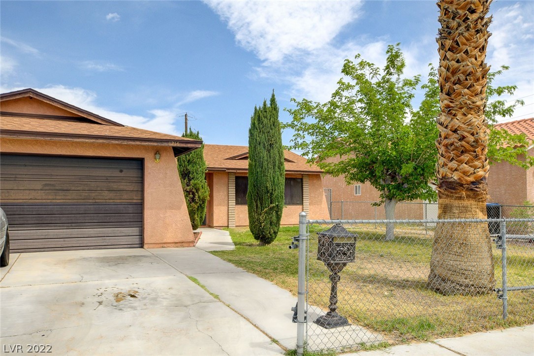 1216 Gold Avenue
