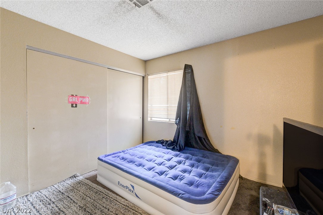 1216 Gold Avenue