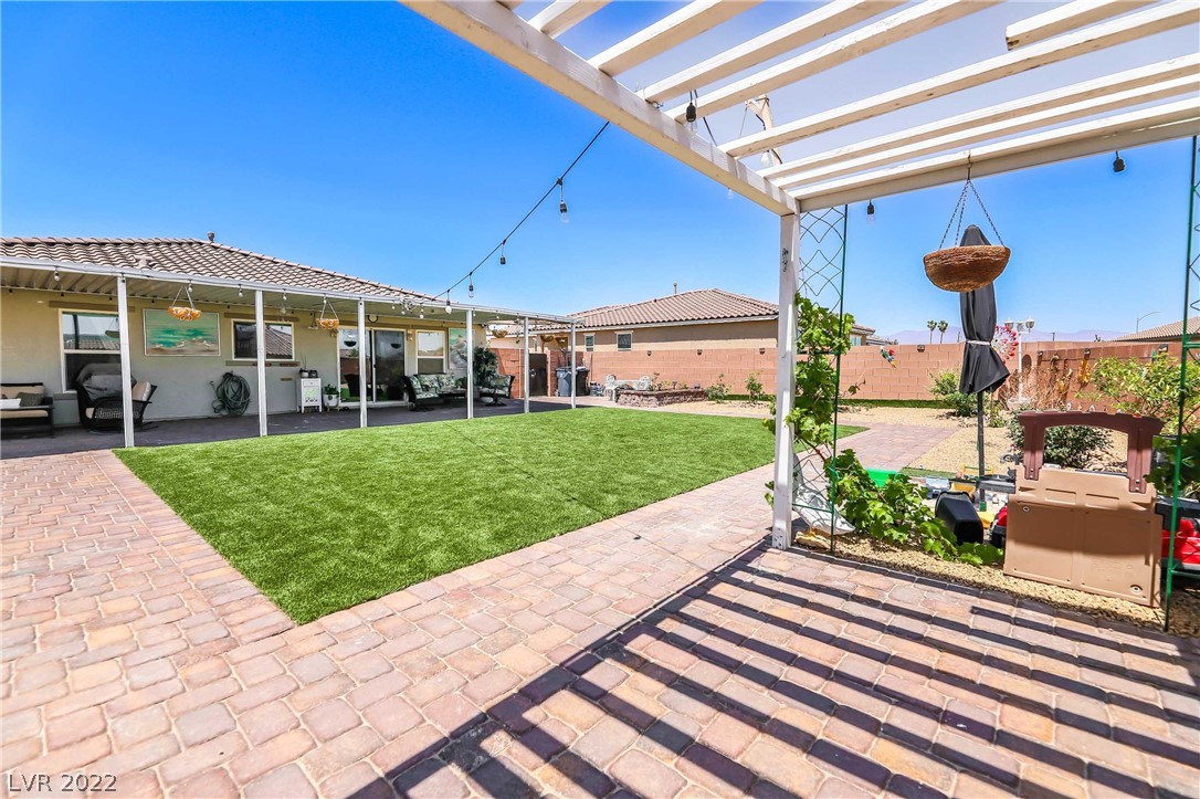 2412 Evening Snow Court