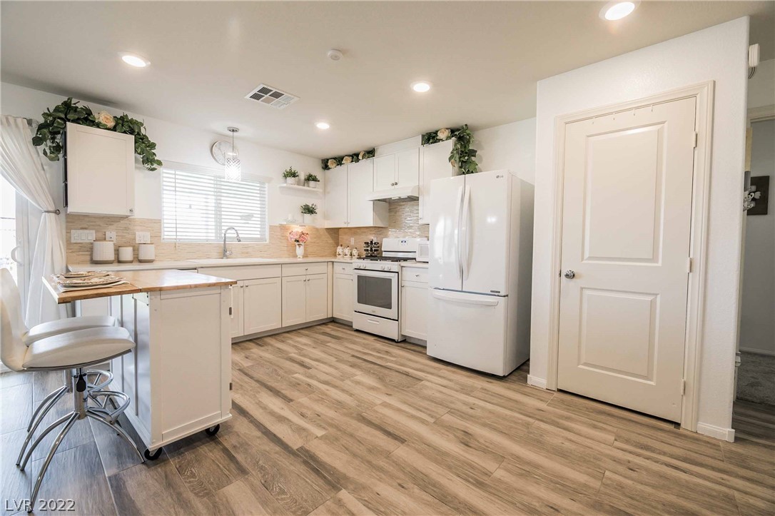 2412 Evening Snow Court