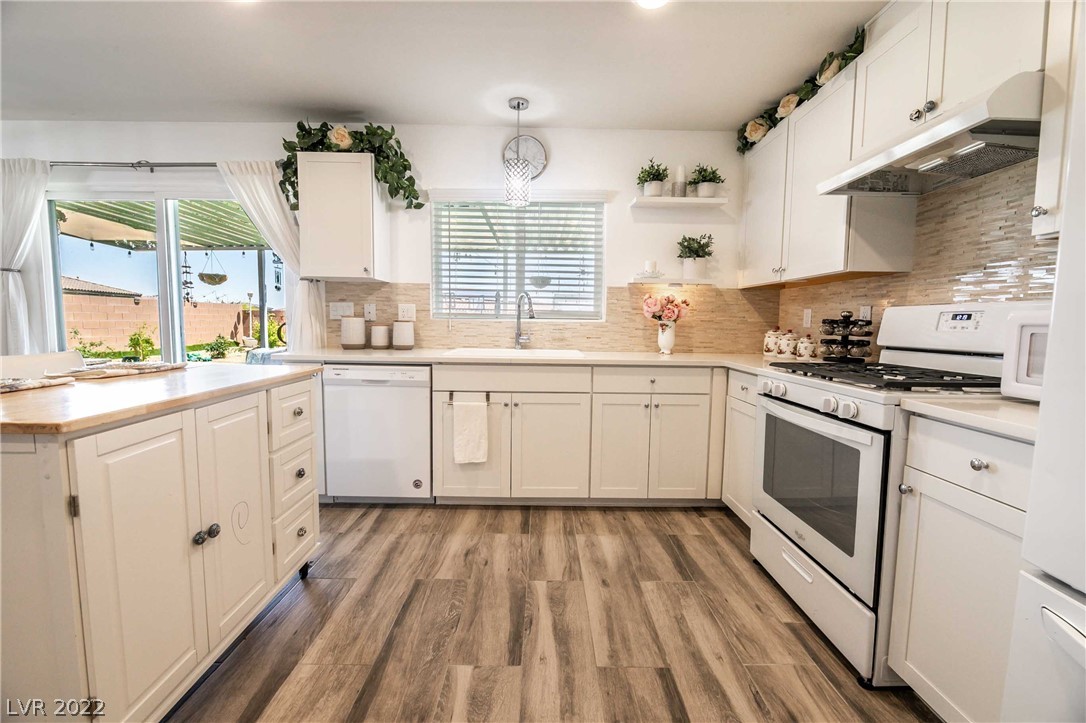 2412 Evening Snow Court