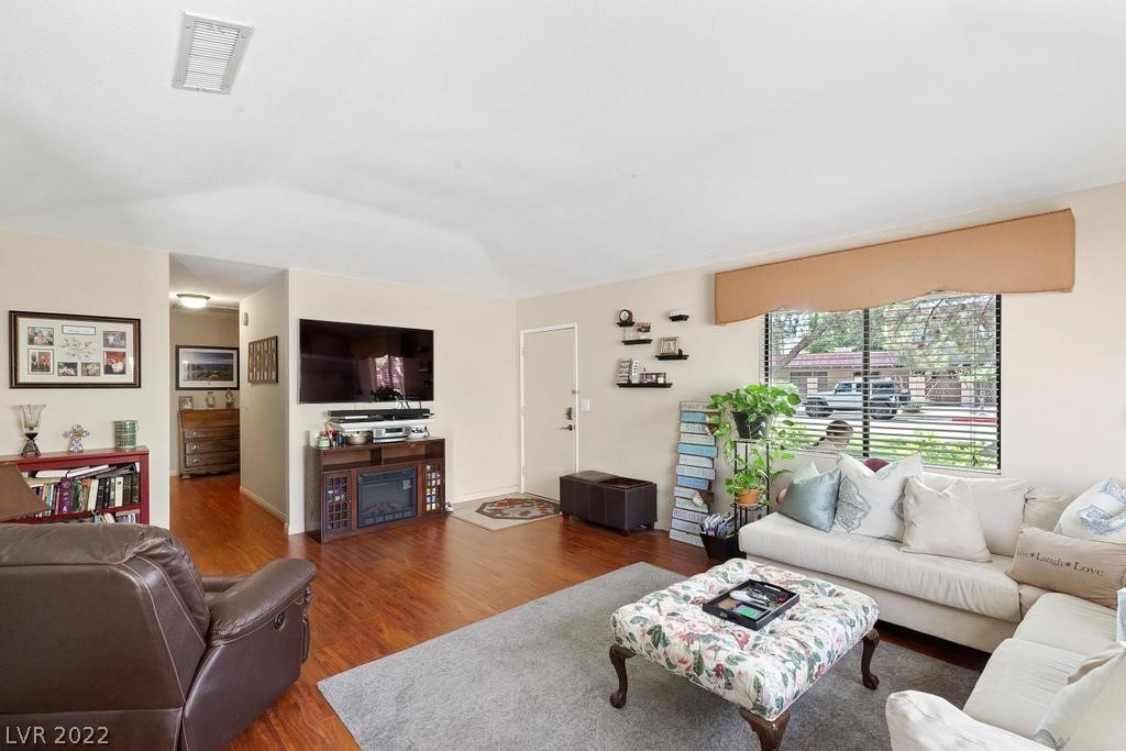 735 Apple Tree Court