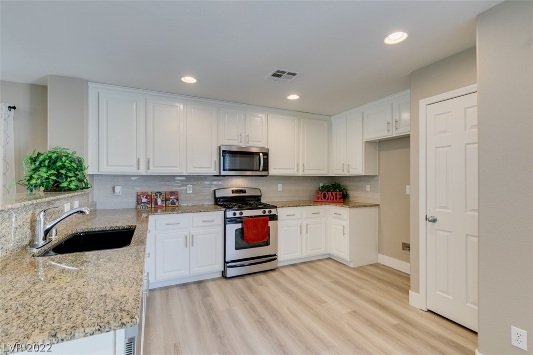 8264 Wildwood Glen Drive