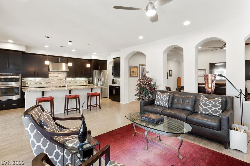 3648 Greenbriar Bluff Avenue