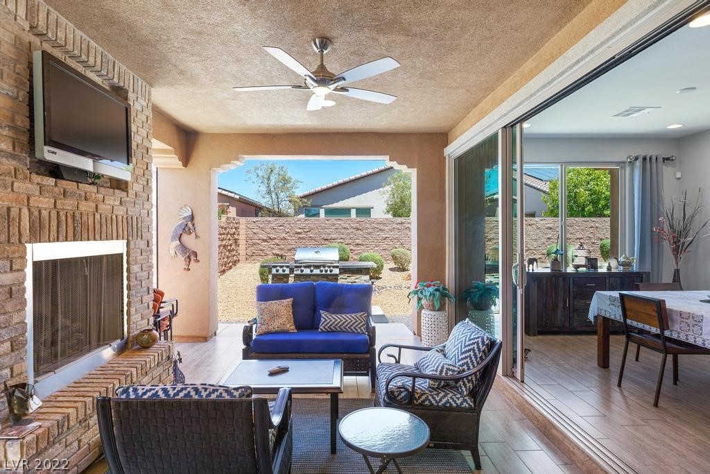3648 Greenbriar Bluff Avenue