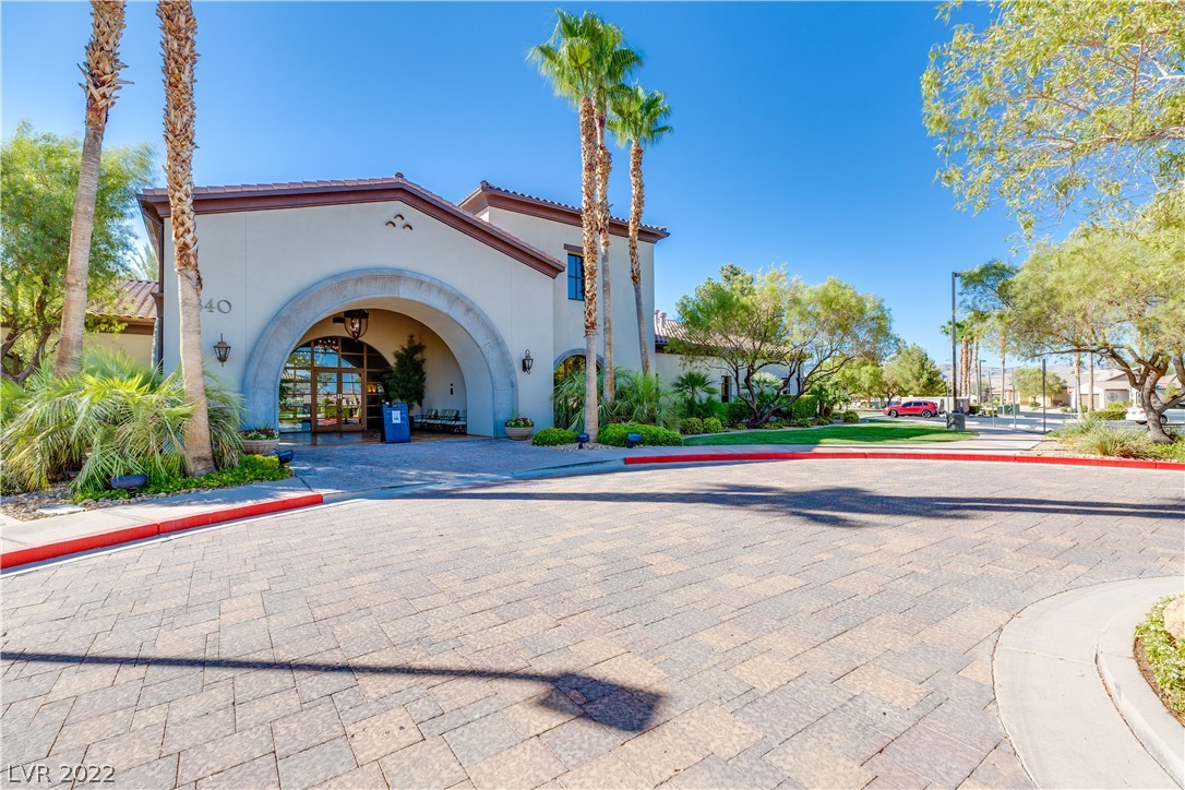 3648 Greenbriar Bluff Avenue