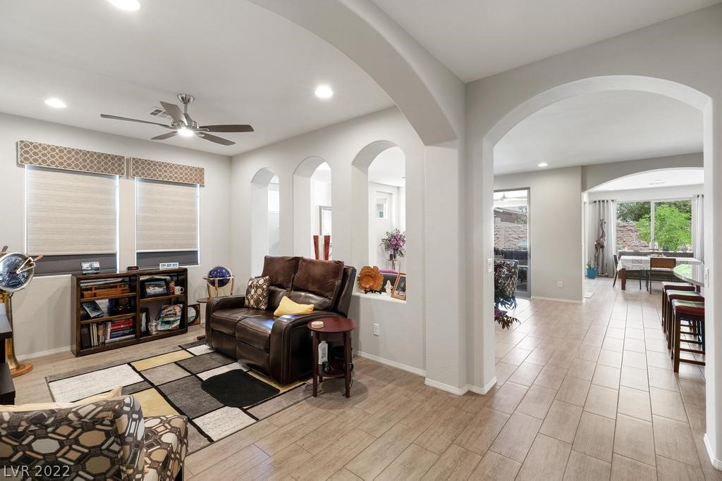 3648 Greenbriar Bluff Avenue