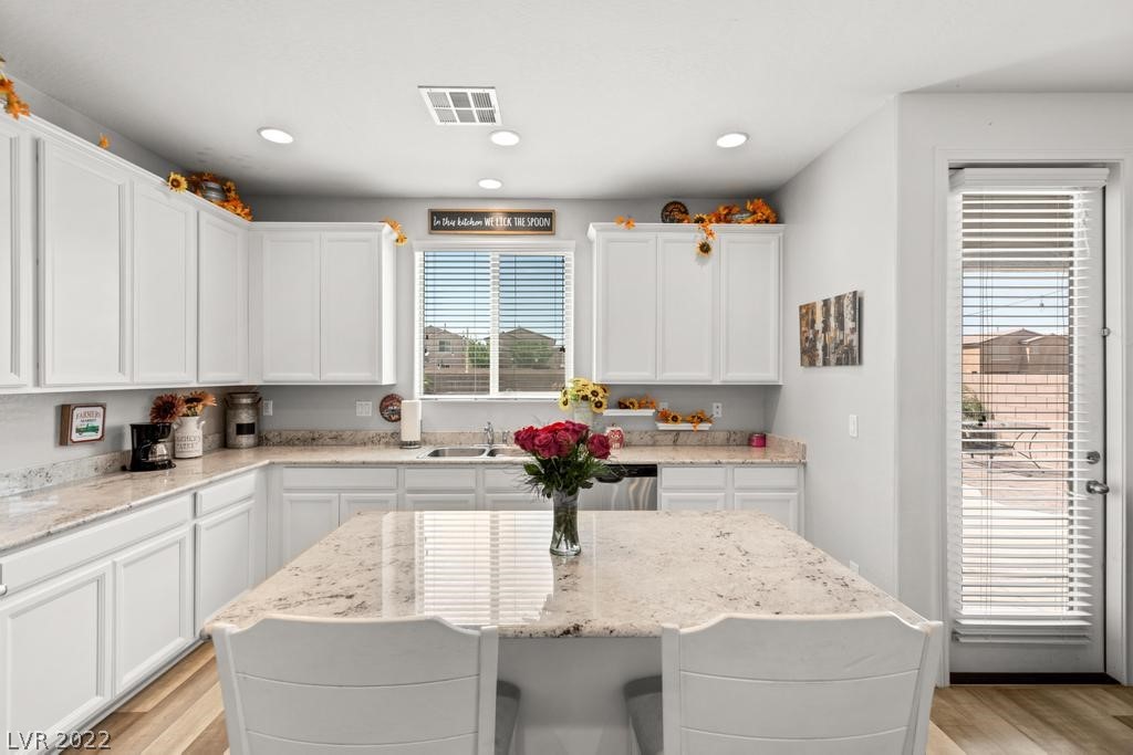 5453 Montgomery View Lane
