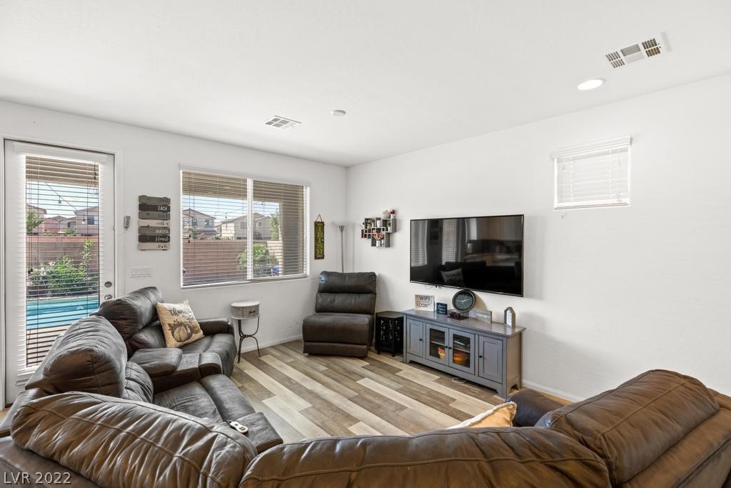 5453 Montgomery View Lane