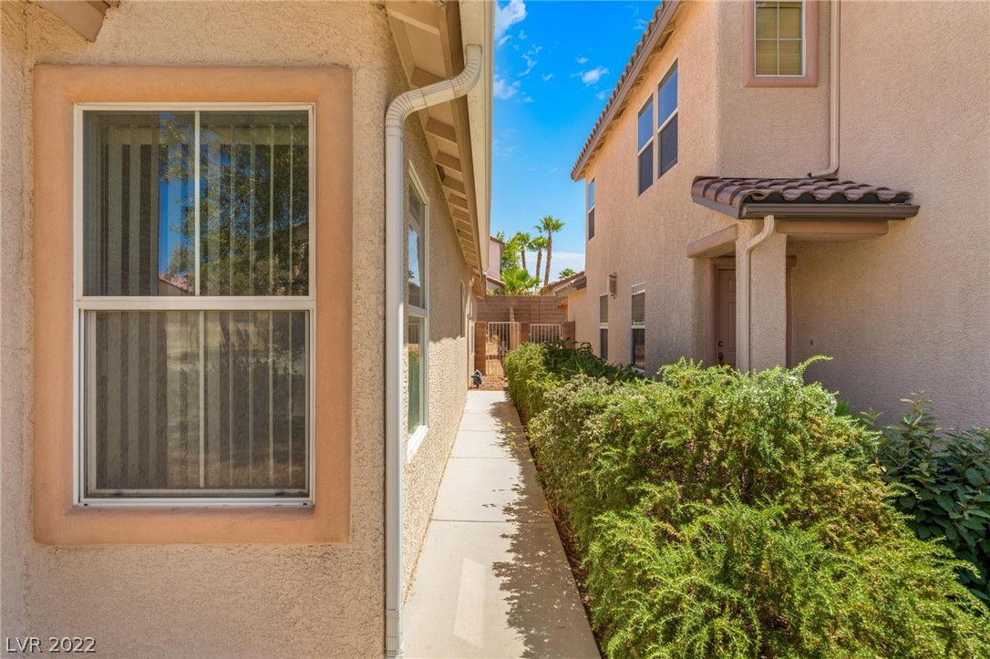 3661 Laguna Veneta Avenue