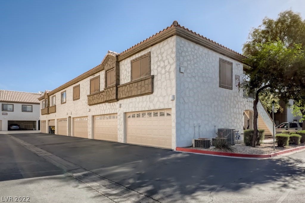6800 Indian Chief Drive Unit: 204
