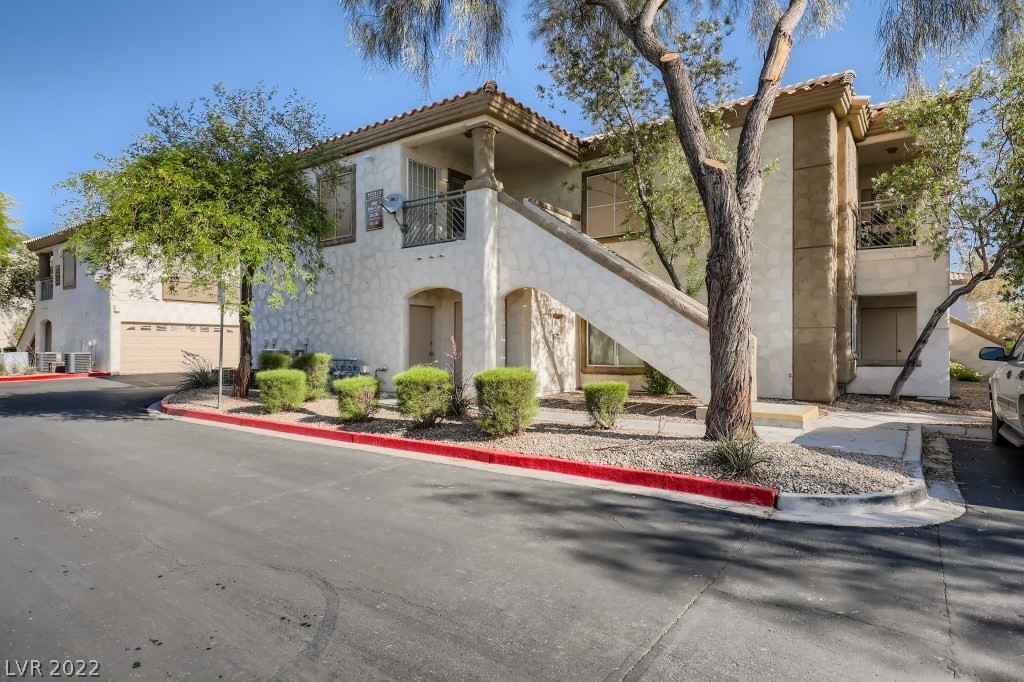 6800 Indian Chief Drive Unit: 204