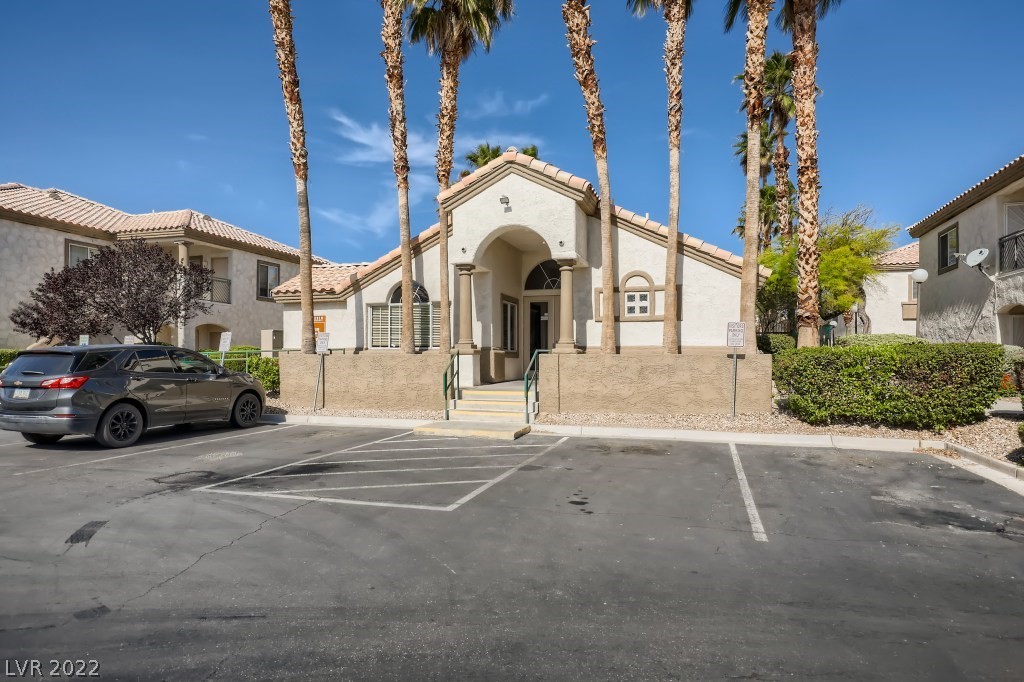 6800 Indian Chief Drive Unit: 204