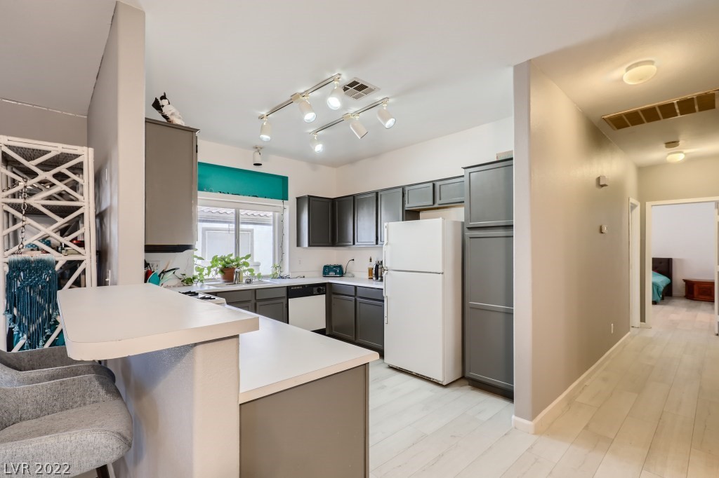 6800 Indian Chief Drive Unit: 204