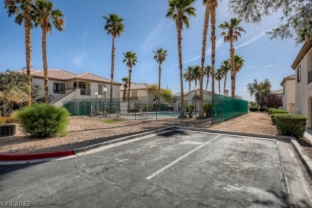 6800 Indian Chief Drive Unit: 204