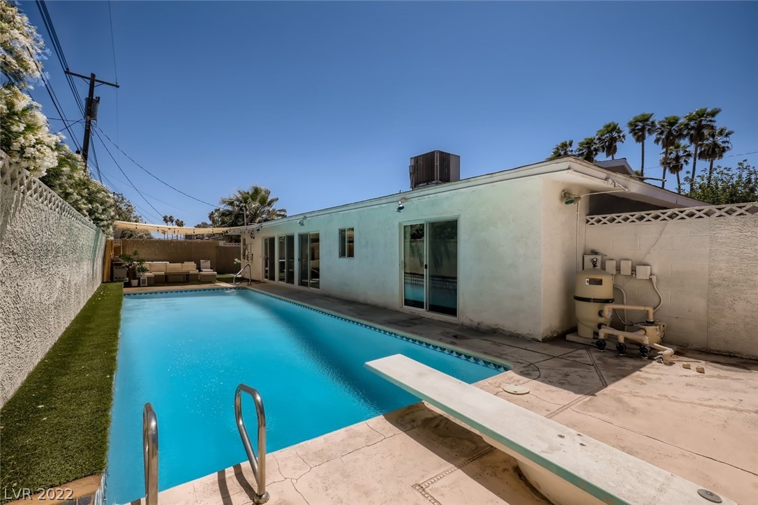 1554 Raindance Way