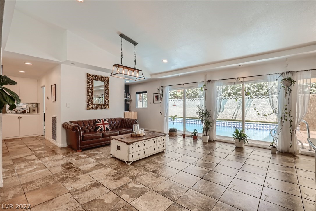 1554 Raindance Way