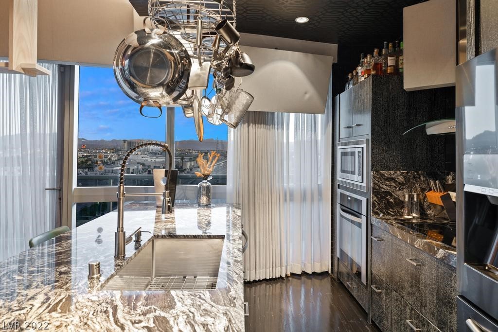 4471 Dean Martin Drive Unit: 701