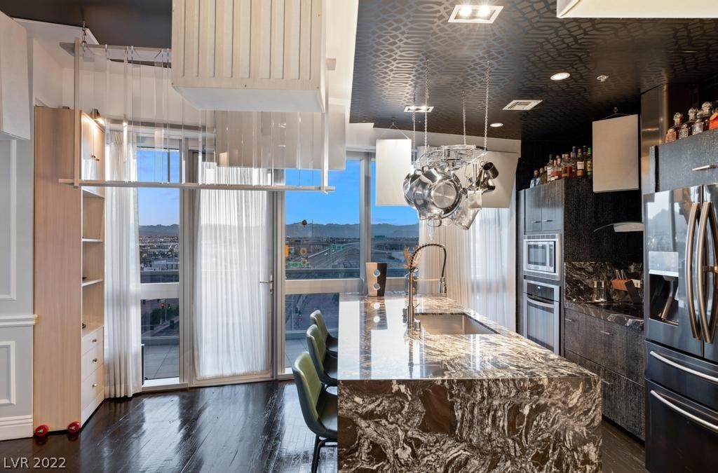 4471 Dean Martin Drive Unit: 701