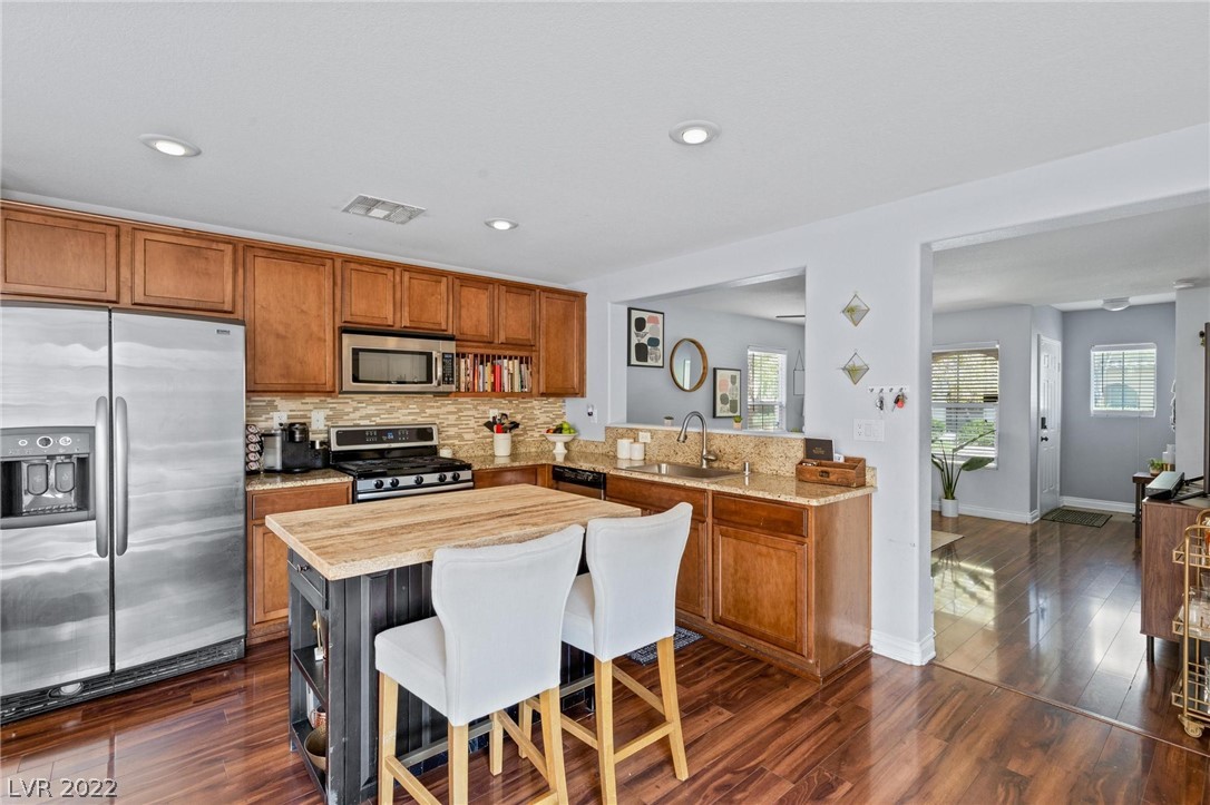 7154 Temecula Valley Avenue