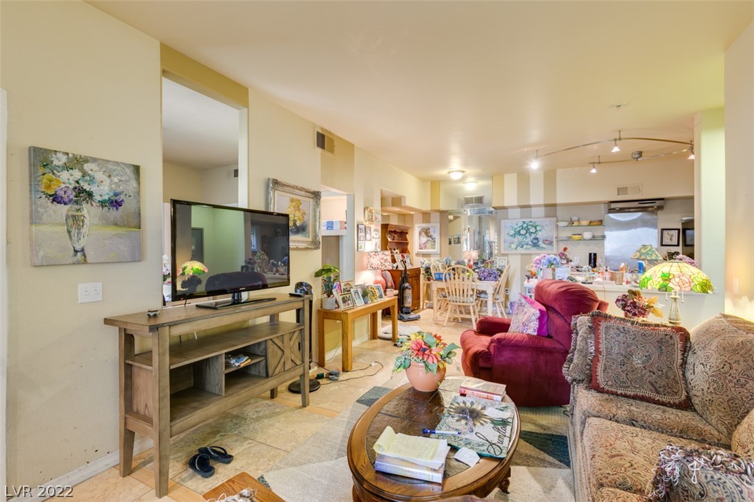 2615 W Gary Avenue Unit: 1047